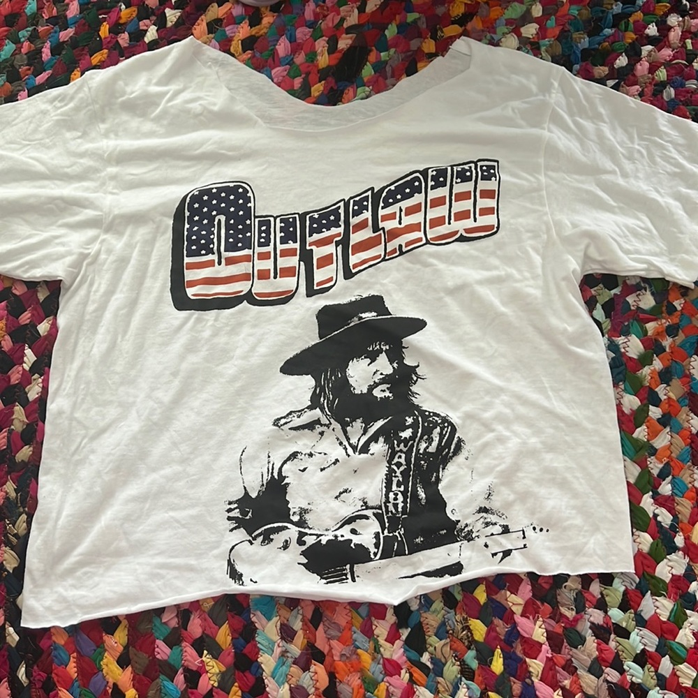 “OUTLAW” cropped shirt
